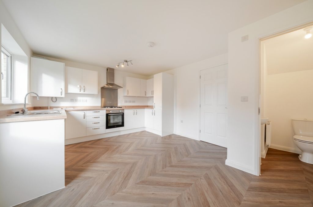 Property photo 3 of 10 1393010-7-69400A06d8Be7