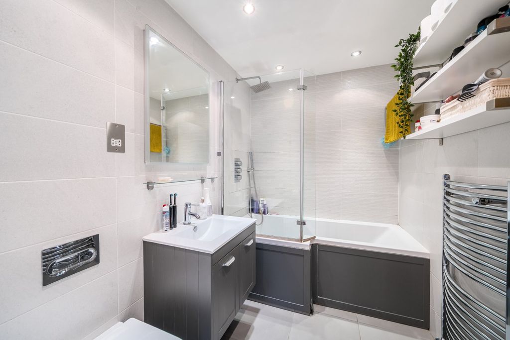 Property photo 3 of 7 Picture No. 18