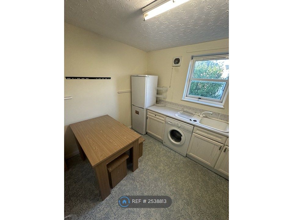 Property photo 1 of 11 Kitchen