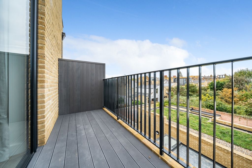 Property photo 2 of 9 1043479 (5)