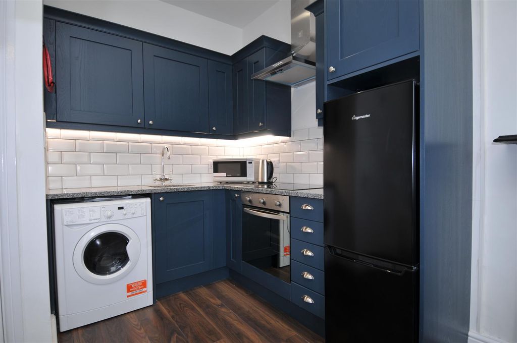 Property photo 2 of 4 18Addisonrdf1003.Jpg