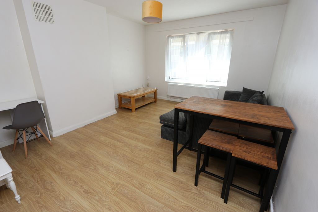 Property photo 3 of 9 Gallery