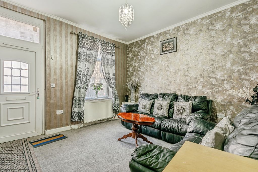 Property photo 3 of 12 Pbox-Img.Jpg