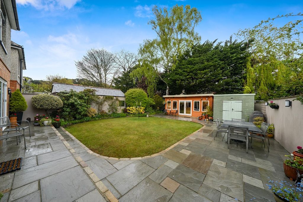 Property photo 3 of 18