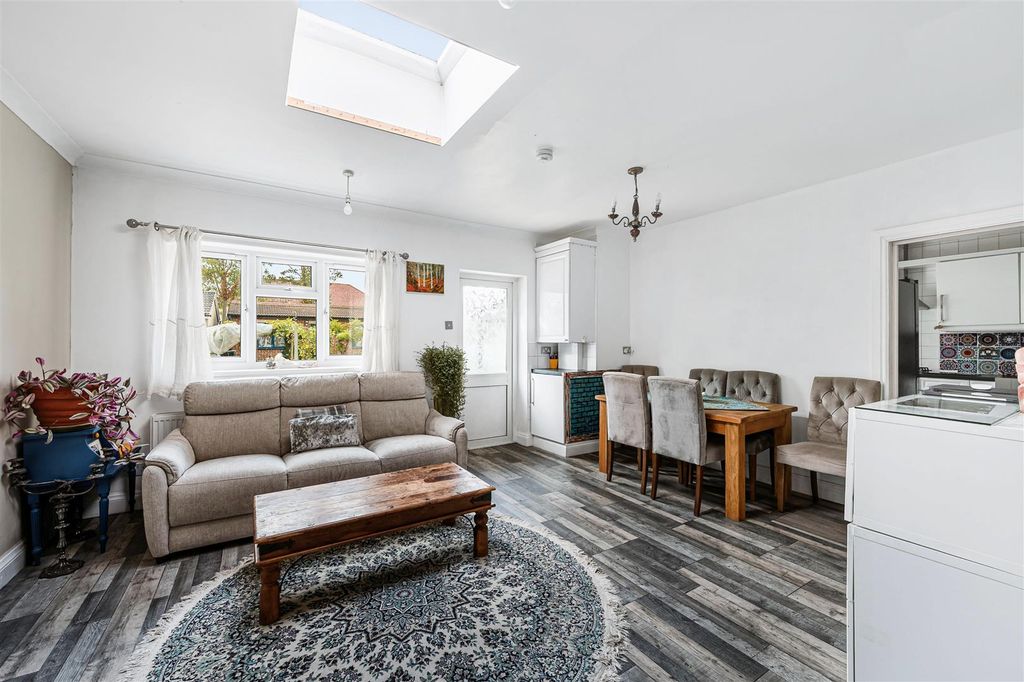 Property photo 3 of 16 14, Locarno Road-4.Jpg