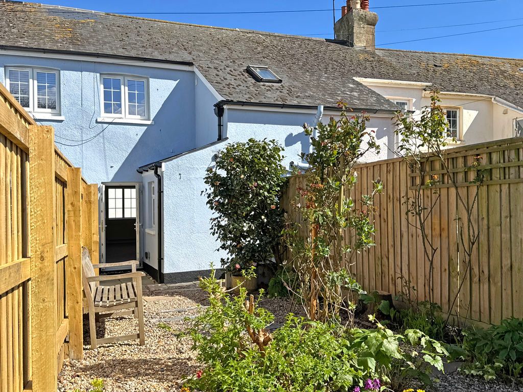 Property photo 1 of 12 Photo 10