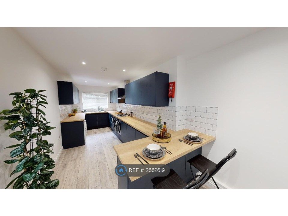 Property photo 1 of 12 Kitchen