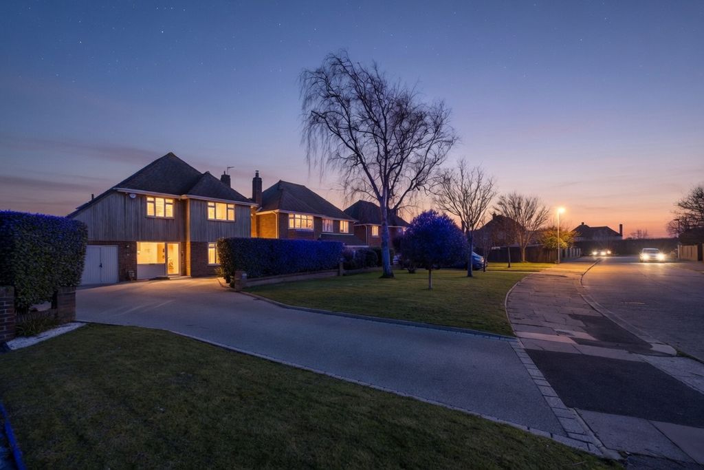 Property photo 2 of 29