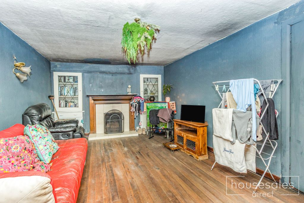 Property photo 3 of 24