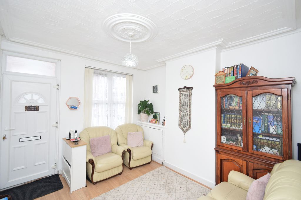 Property photo 2 of 15 Gallery