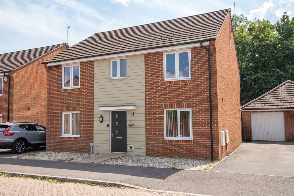 Property photo 1 of 14 External
