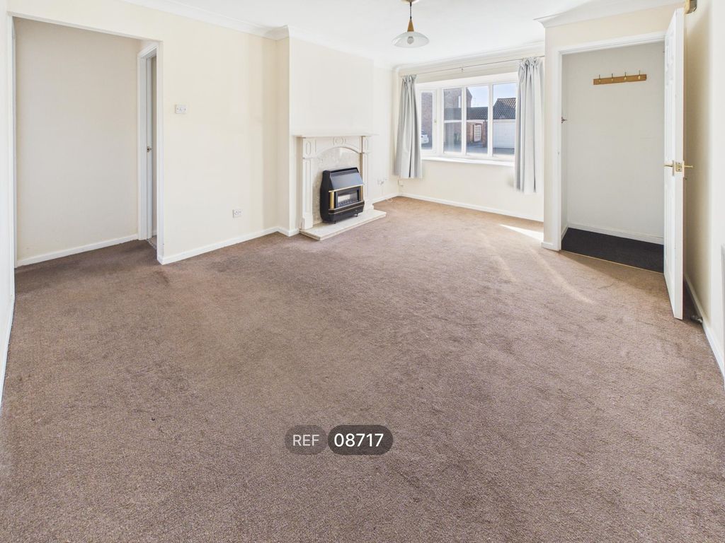 Property photo 3 of 8 Living Room