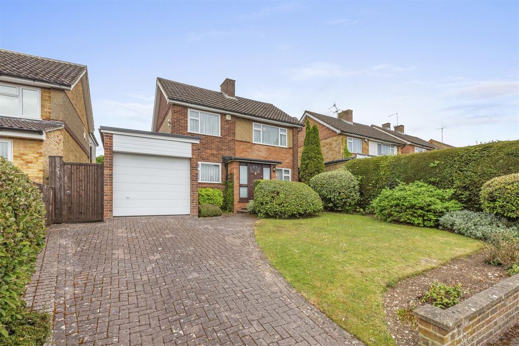Property photo 1 of 17