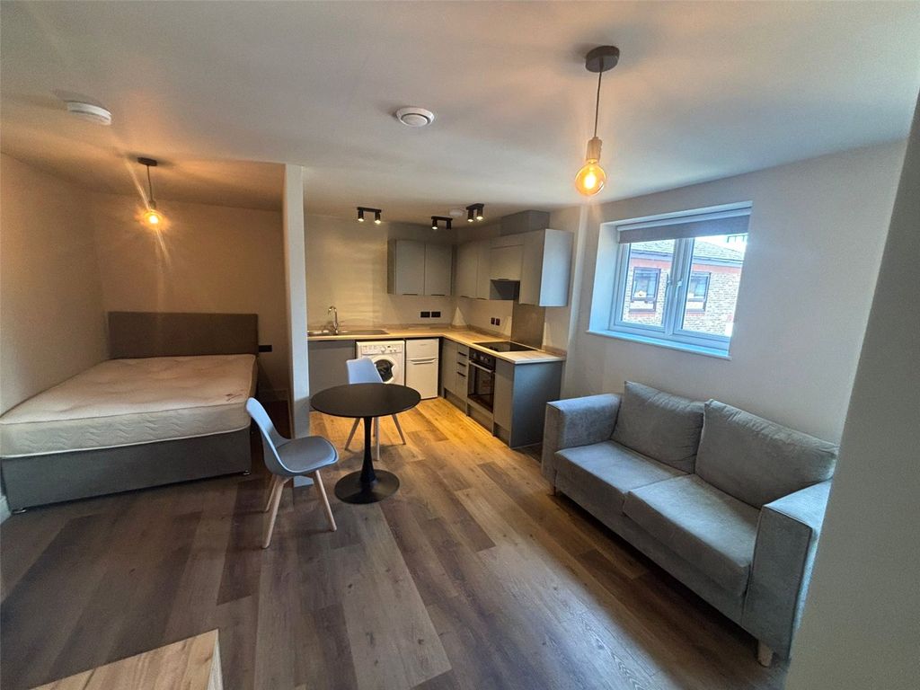 Property photo 2 of 6 Picture No. 15