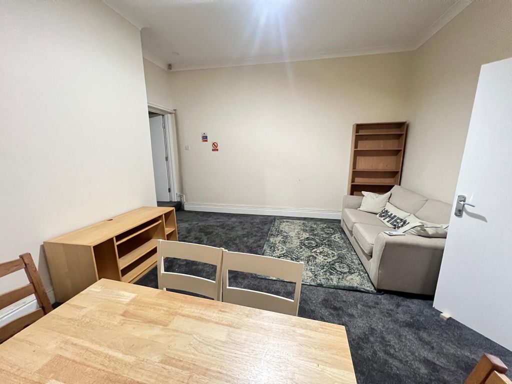 Property photo 3 of 5 Living Room