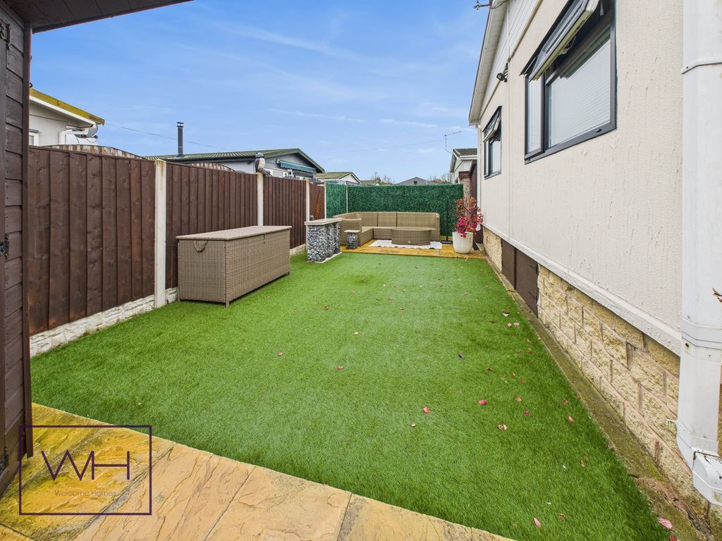 Property photo 2 of 20 Cam03785G0-Pr0319-Still013