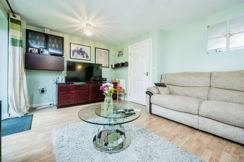 Property photo 3 of 17