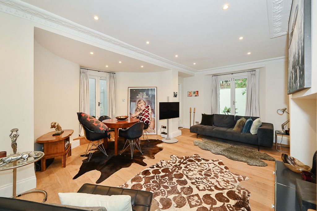 Property photo 2 of 11