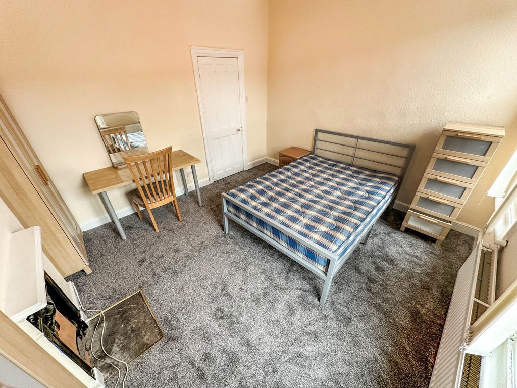 Property photo 3 of 11 Picture No. 13