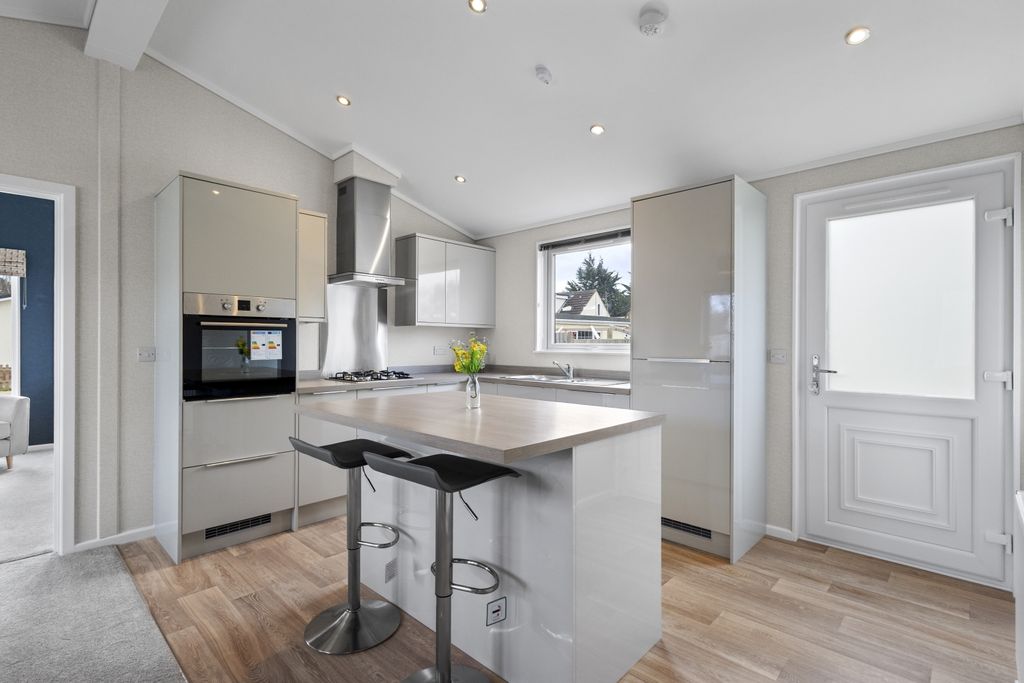 Property photo 3 of 8 Avanti Kitchen