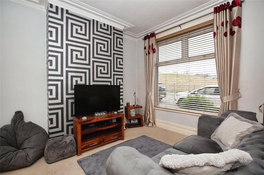 Property photo 3 of 12 Picture No. 17
