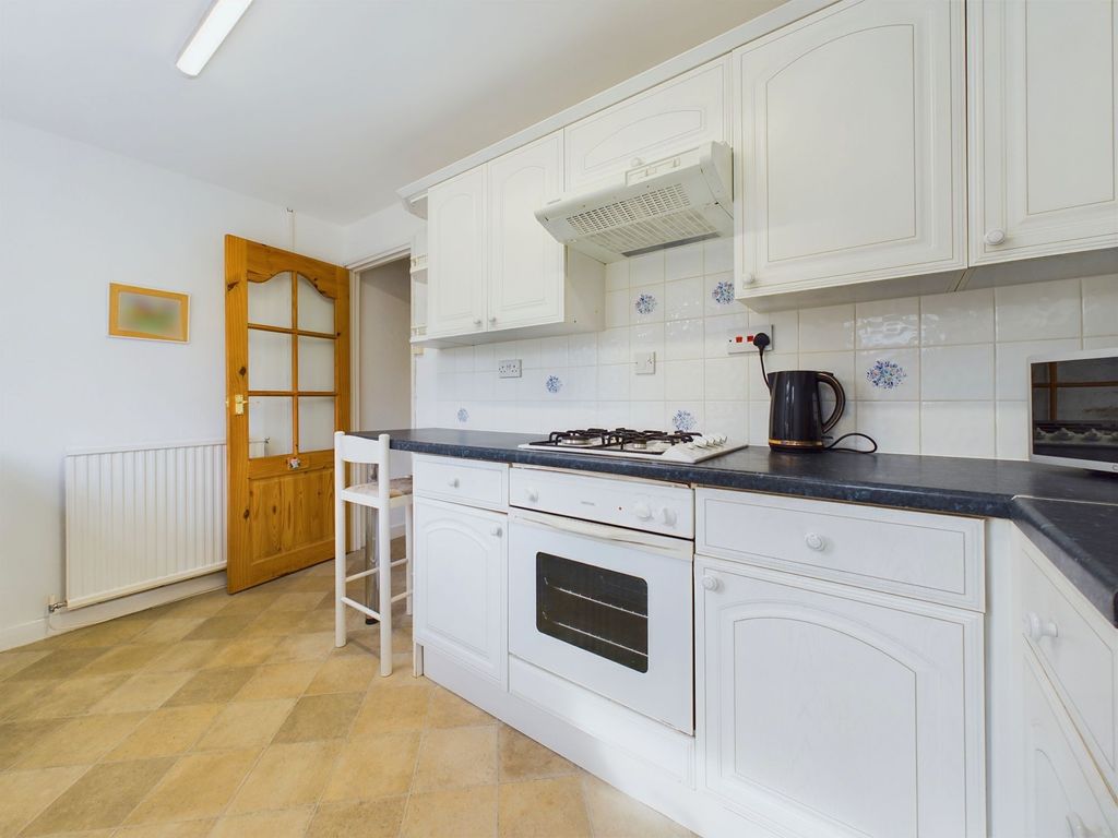 Property photo 2 of 25