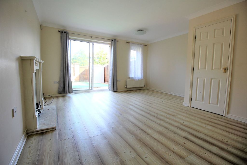 Property photo 2 of 10 Picture No. 15