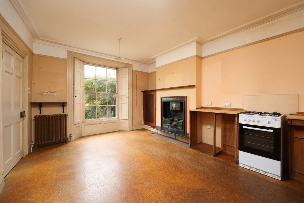 Property photo 3 of 28 Kitchen