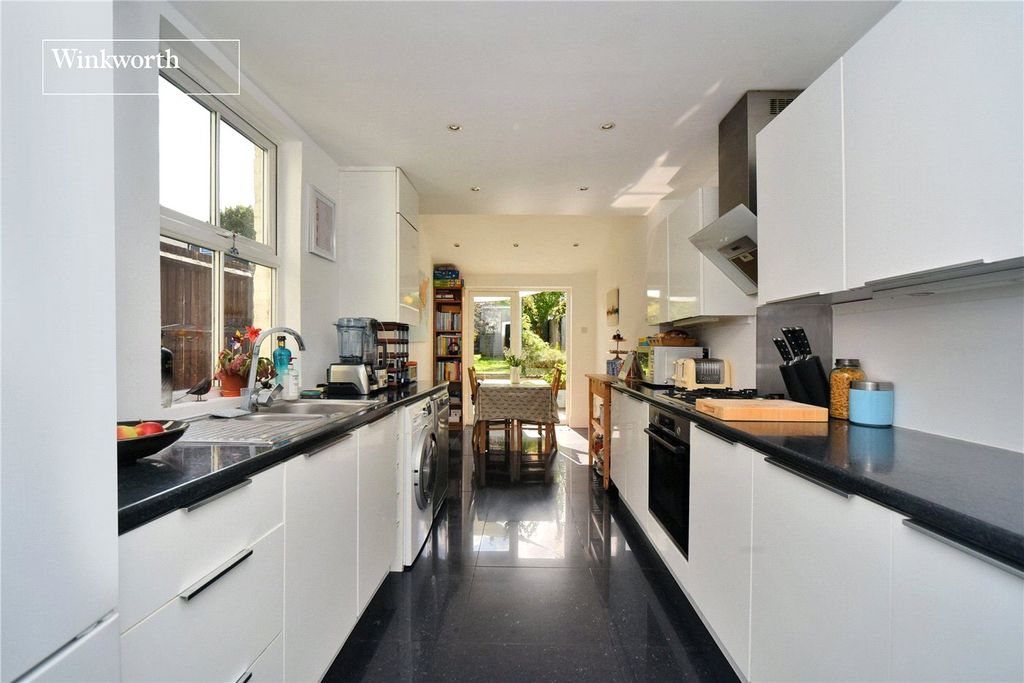Property photo 2 of 17 Picture No. 04