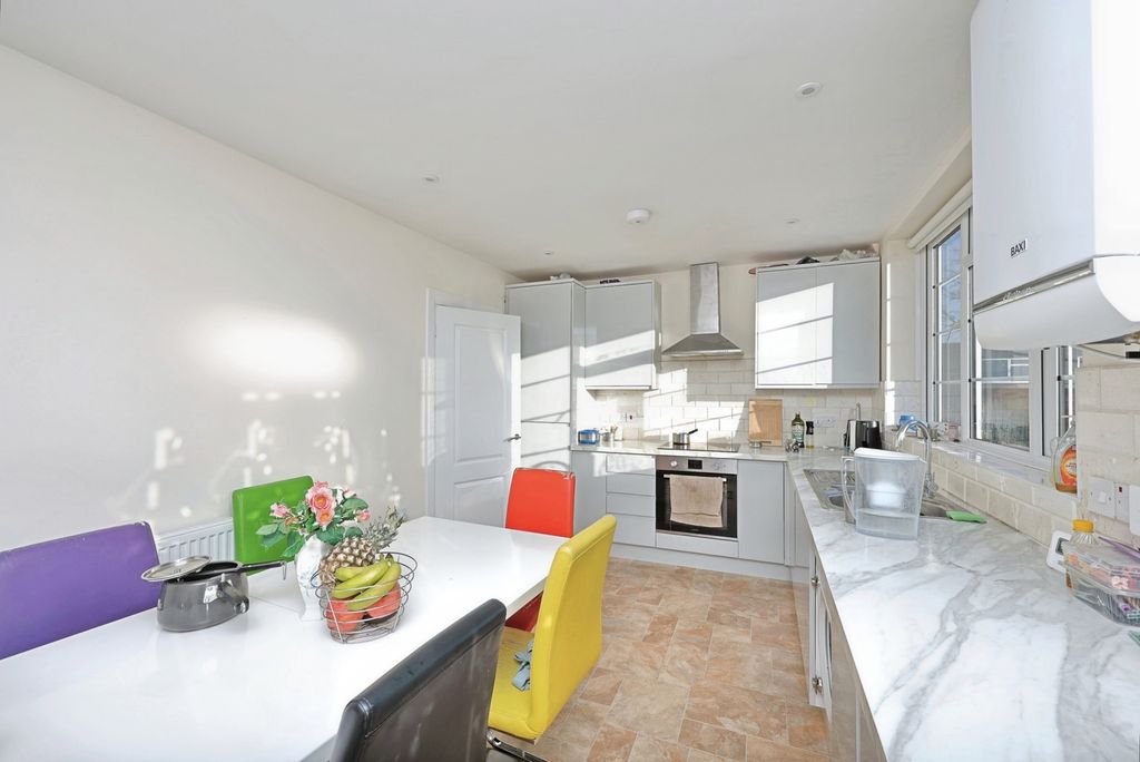 Property photo 3 of 15 Pbox-Img.Jpg