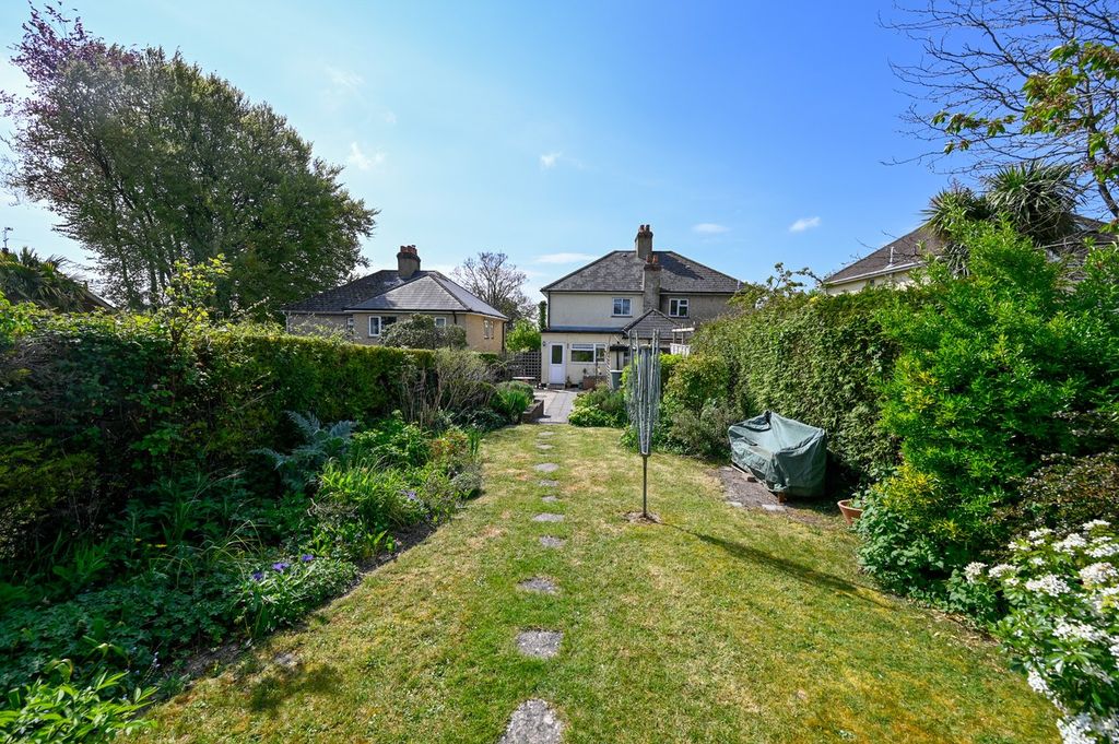 Property photo 2 of 25