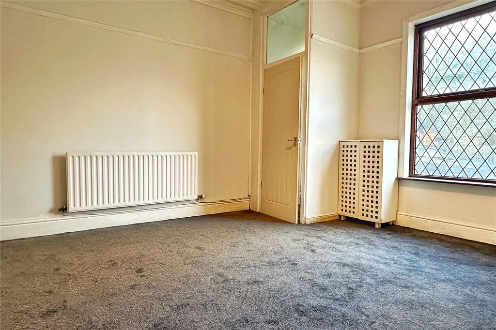 Property photo 3 of 15 Living Room