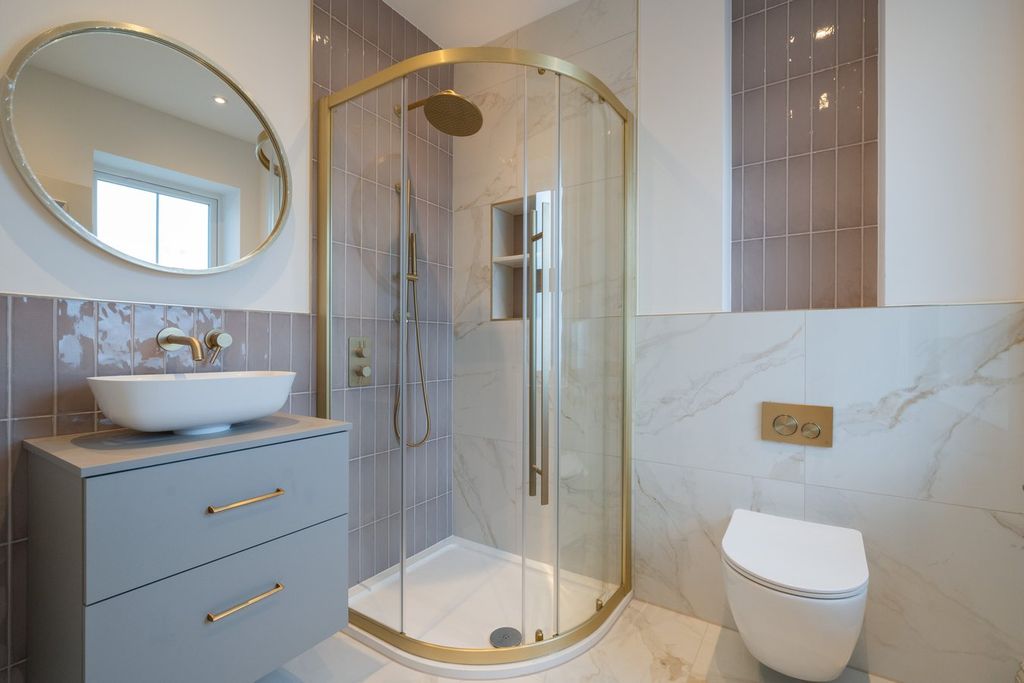 Property photo 3 of 36