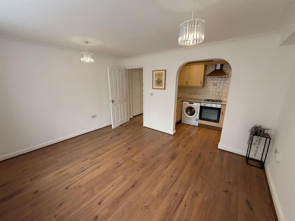 Property photo 2 of 13 Cf23A526-d4c5-4A2A-94De-Bb01d1989F6d.Jpg