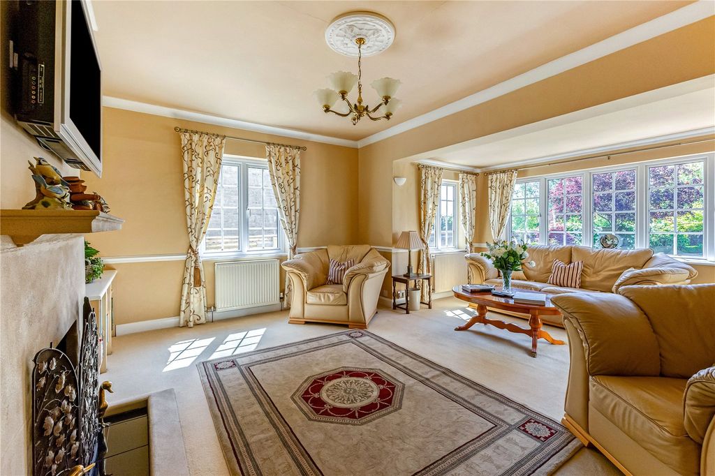 Property photo 2 of 15 Sitting Room