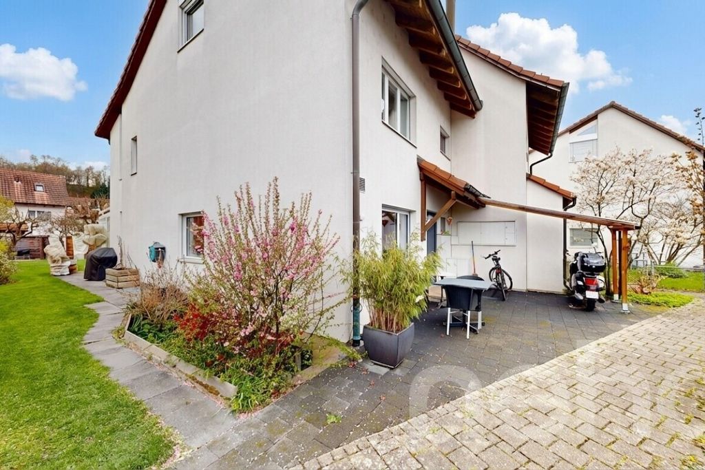 Property photo 3 of 12