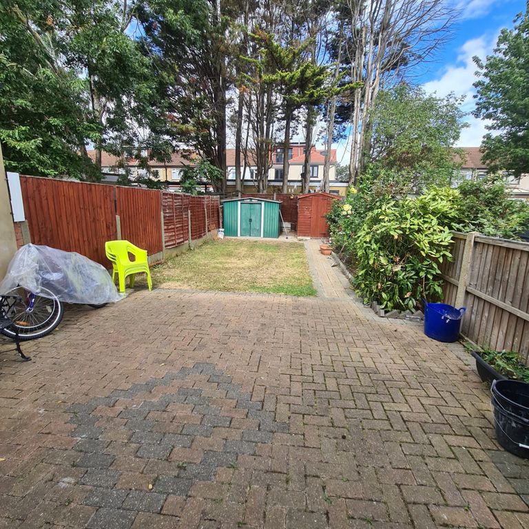 Property photo 3 of 23