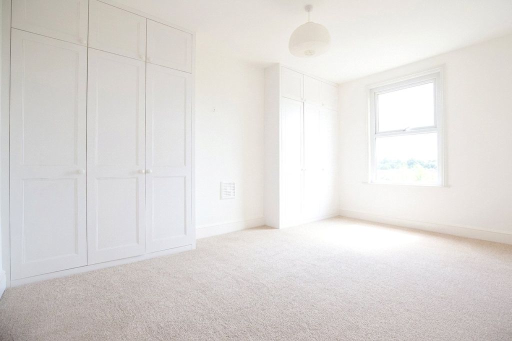 Property photo 3 of 17 Picture No. 37