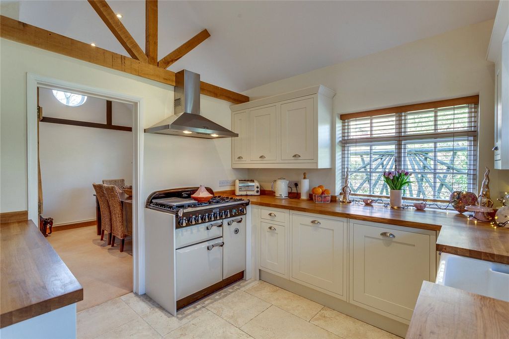 Property photo 3 of 16 Kitchen