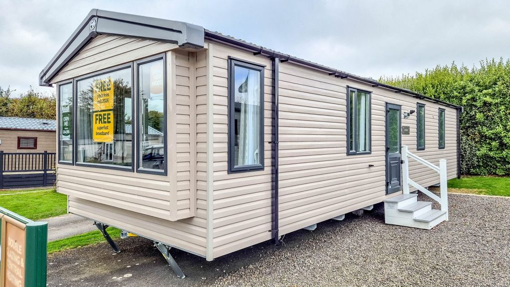 Property photo 1 of 19 Untitled 2