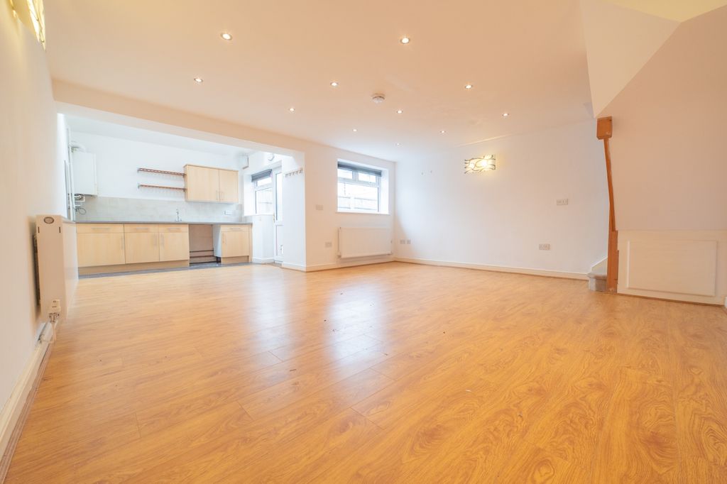 Property photo 2 of 14 Call 02920 454555 To Secure Your Viewing_2