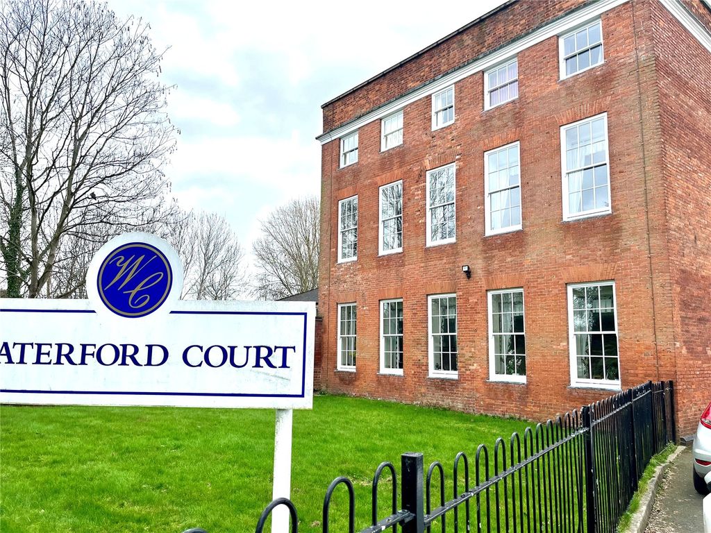 Property photo 1 of 20 Front