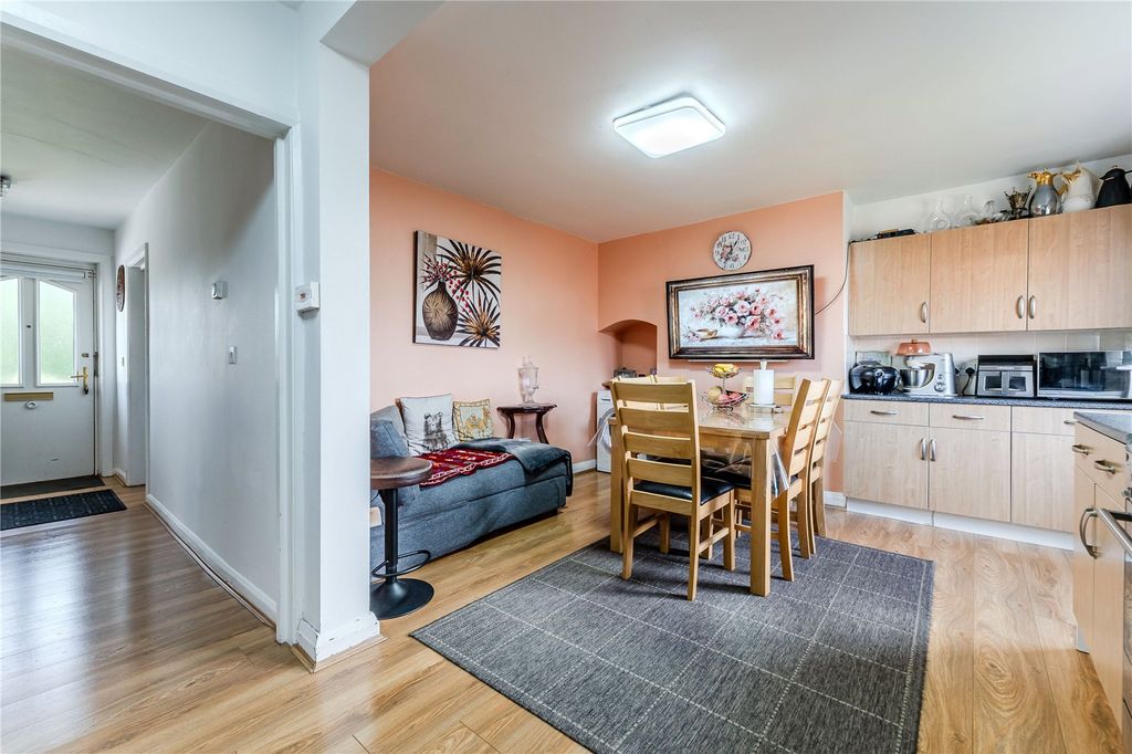 Property photo 3 of 20 Dining Kitchen