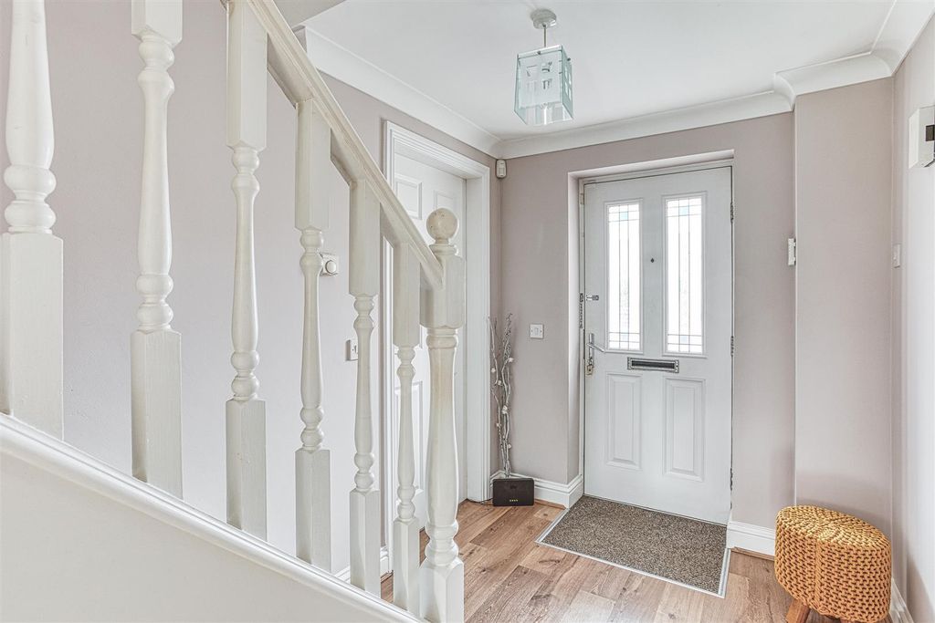 Property photo 3 of 24