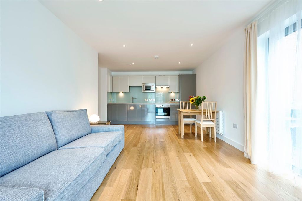 Property photo 3 of 4 19-8-15 Abode - 89 Anchorage Wapping Wharf 11.Jpeg