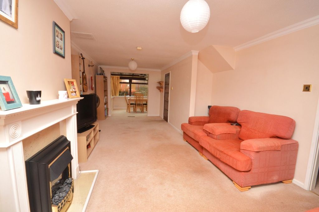 Property photo 3 of 18 Lounge/Diner