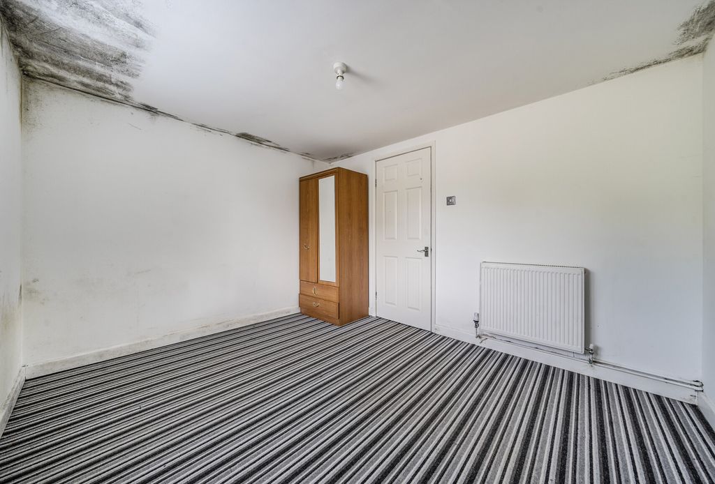 Property photo 2 of 18 1342187-5-689E1d5...