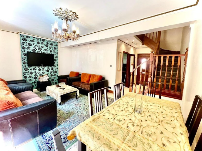 Property photo 1 of 7