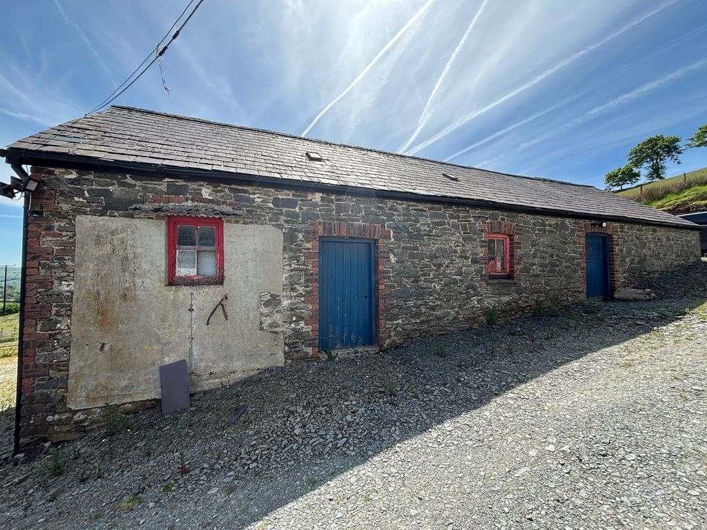 Property photo 3 of 28