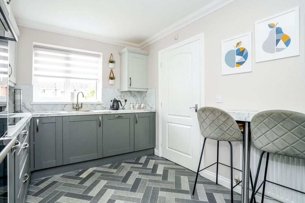 Property photo 2 of 23 42 Redhill Roaddsc08794.Jpg